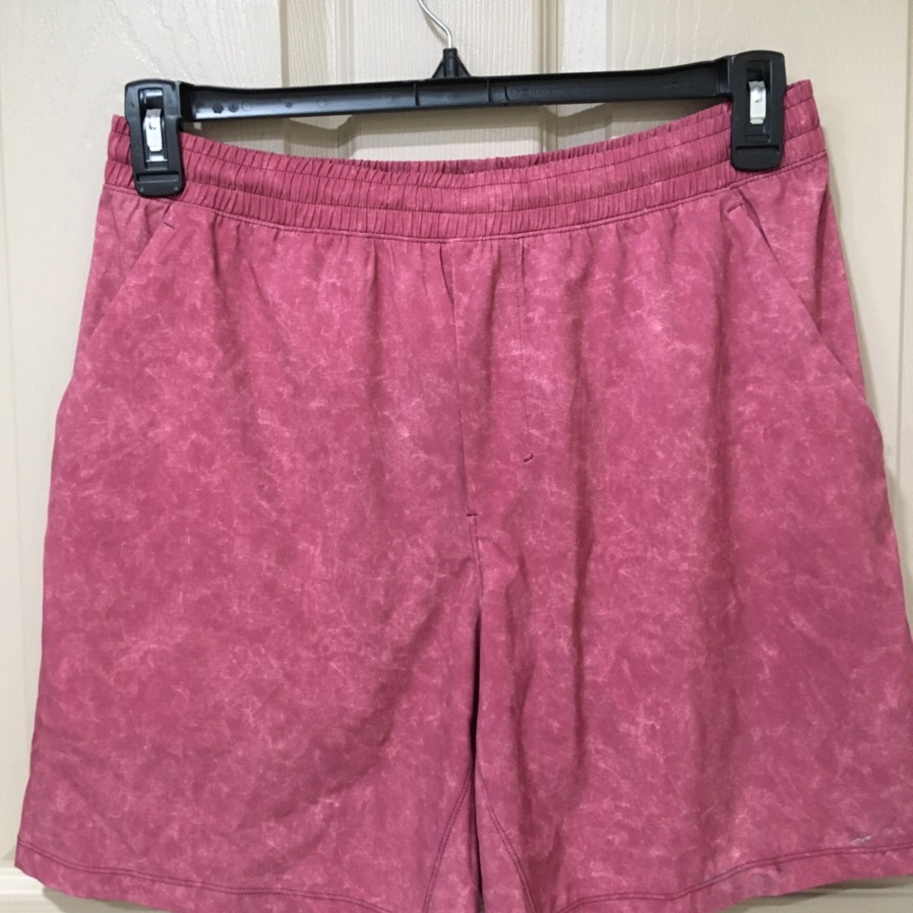 Lululemon Men’s Magenta Athletic Preppy Gymcore Shorts SZ L.